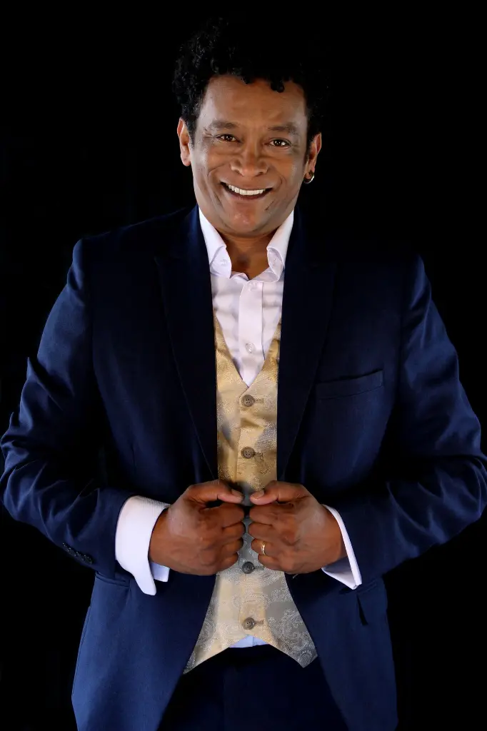 RICARDO VALENCIA BOOK (10).webp