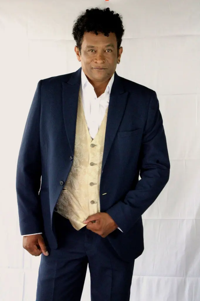 RICARDO VALENCIA BOOK (13).webp