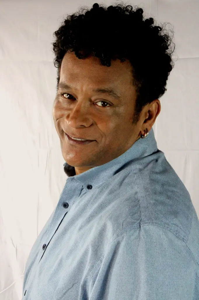 RICARDO VALENCIA BOOK (14).webp